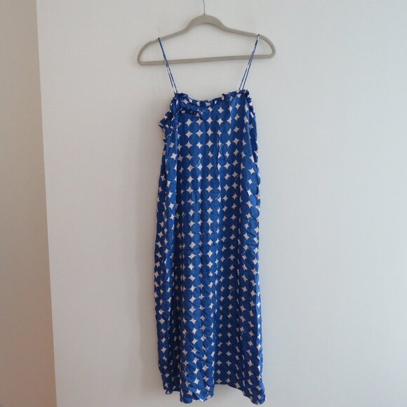 Blue and White Geometric Pattern Dress - Picture 2 of 16